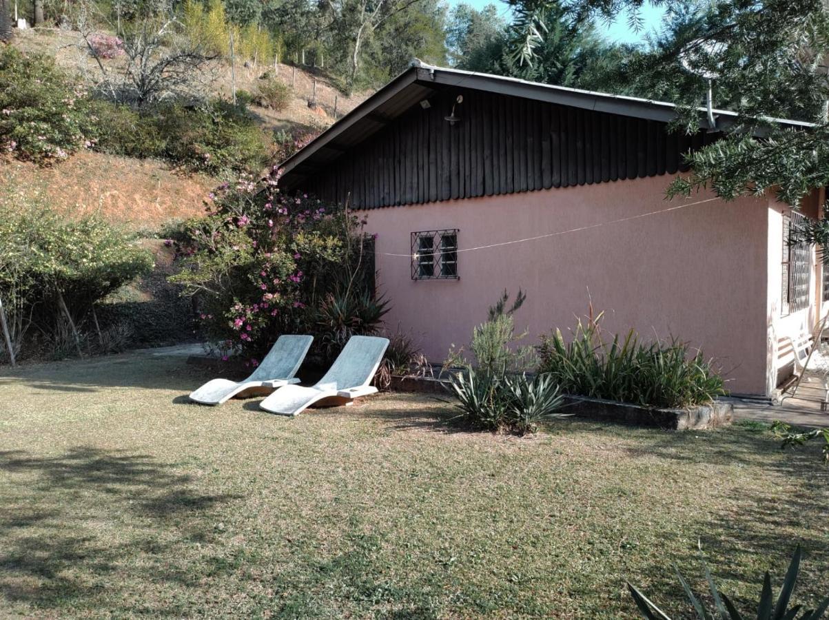 Casa Em Campos Do Jordao - 3 Quartos, Com Churrasqueira Exterior photo