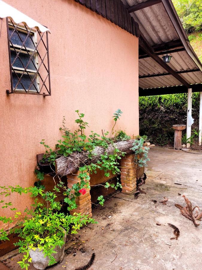 Casa Em Campos Do Jordao - 3 Quartos, Com Churrasqueira Exterior photo